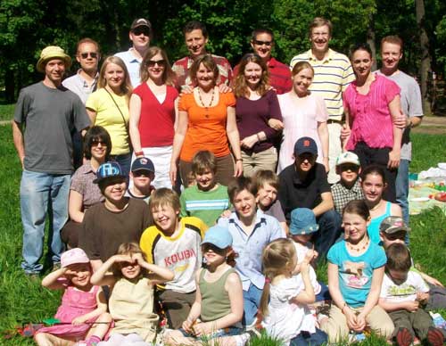 bull-church-family-at-picni bull-church-family-at-picni
