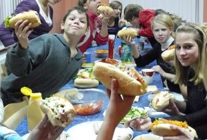hot dog dinner at stankovo 300x203 Autumn in Belarus    Sweatshirts and Hot Dogs
