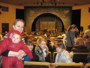 road to bethlehem 300x225 Holy Days in Belarus    Christmas Ministry 2